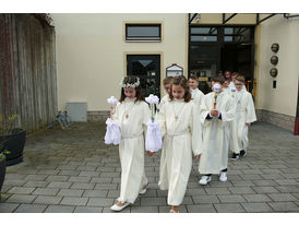 Feier der 1. Heiligen Kommunion in Sankt Crescentius (Foto: Karl-Franz Thiede)